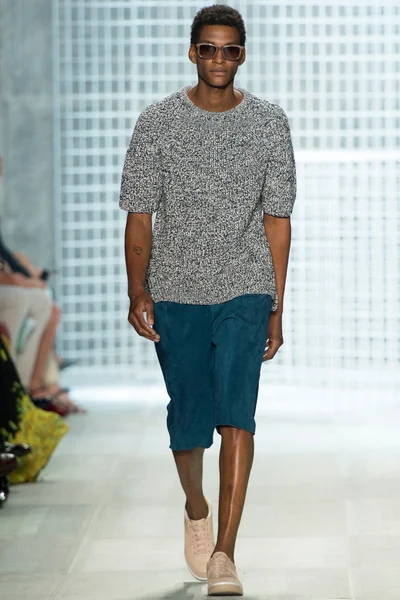 Look 28